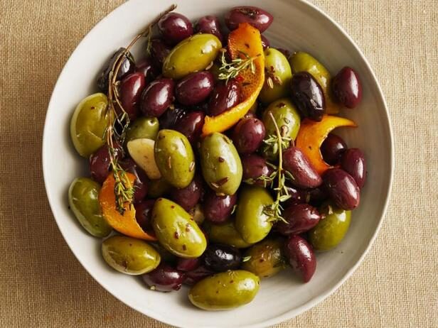Тёплые маринованные оливки