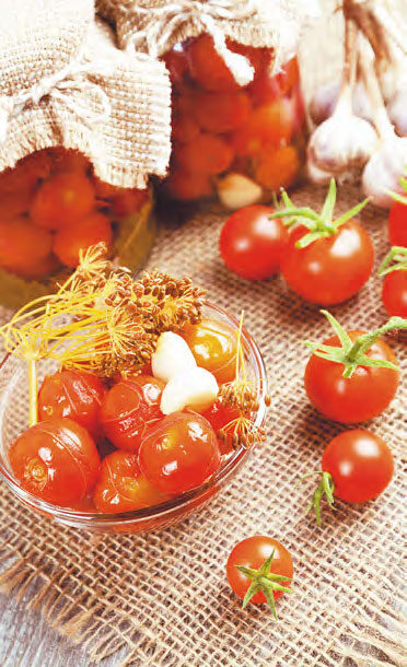 Маринованные помидоры черри с луком